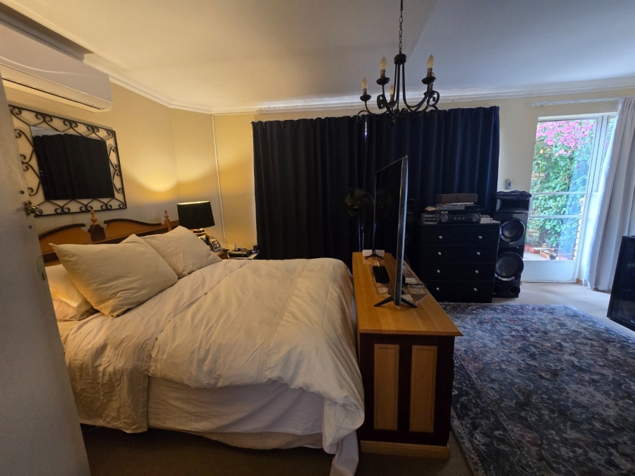 7 Bedroom Property for Sale in Langenhovenpark Free State